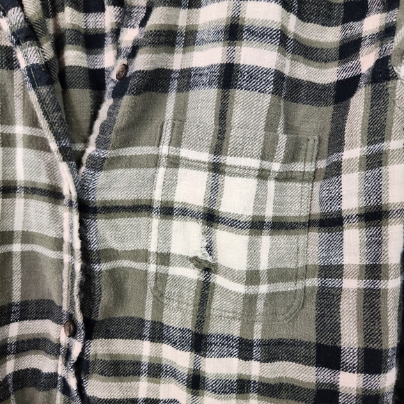 American Eagle AEO Green Plaid Boyfriend Flannel Long Sleeve Button Down Shirt - Picture 4 of 8